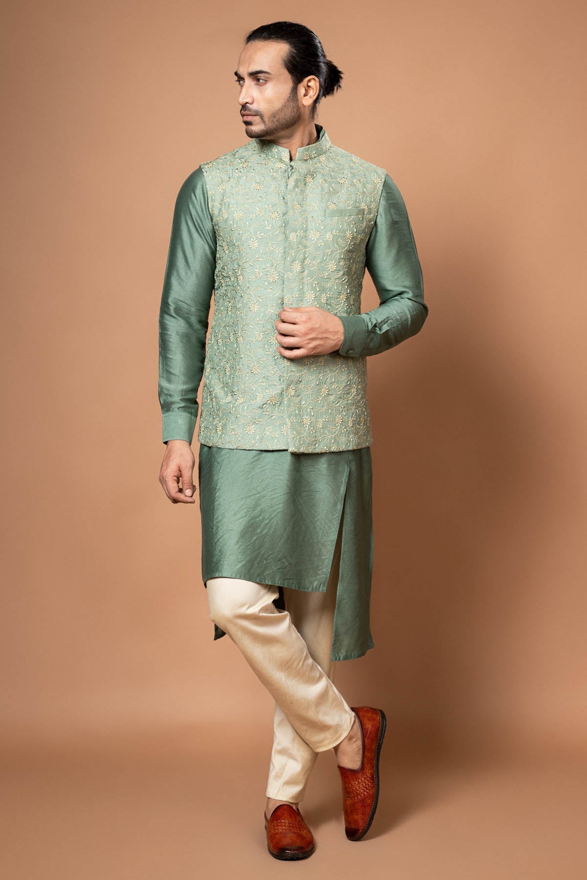 Priyanka Haralalka Green Thread Work Bundi Set for men online at ScrollnShops